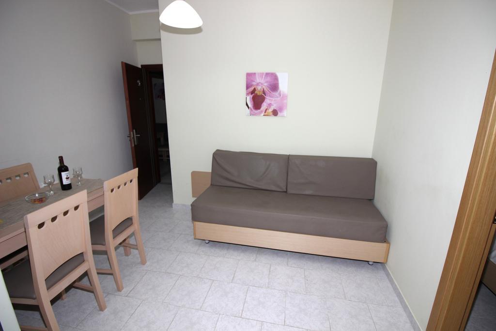 Angela Apartments Kávos Esterno foto