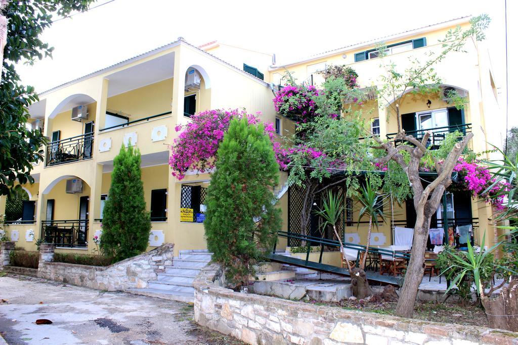 Angela Apartments Kávos Esterno foto