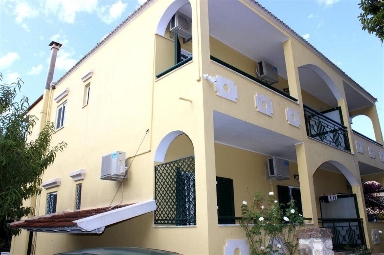 Angela Apartments Kávos Esterno foto